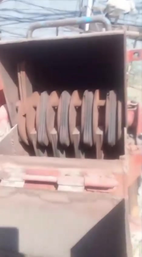 مجرشه اعلاف للبيع طحن كافه الأعلاف عرنوص وذره والحبوب عنوان بغداد ابو غريب قرب معمل حليب بلادي للتواصل ***********
