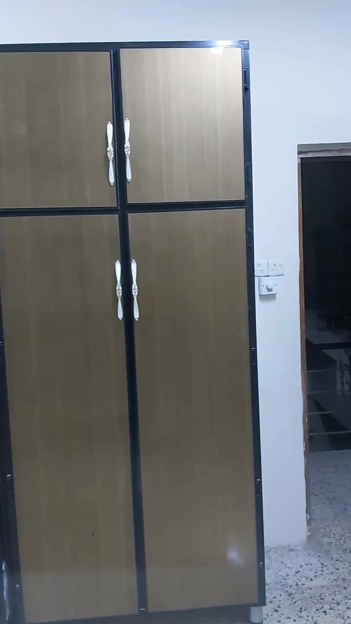 كنتور المنيوم لل بيع درجه اوله ثقيل مستخدم قليل باقي ع نضافته ولزكاته سعر خاص بصره قضاء القرنه ***********
