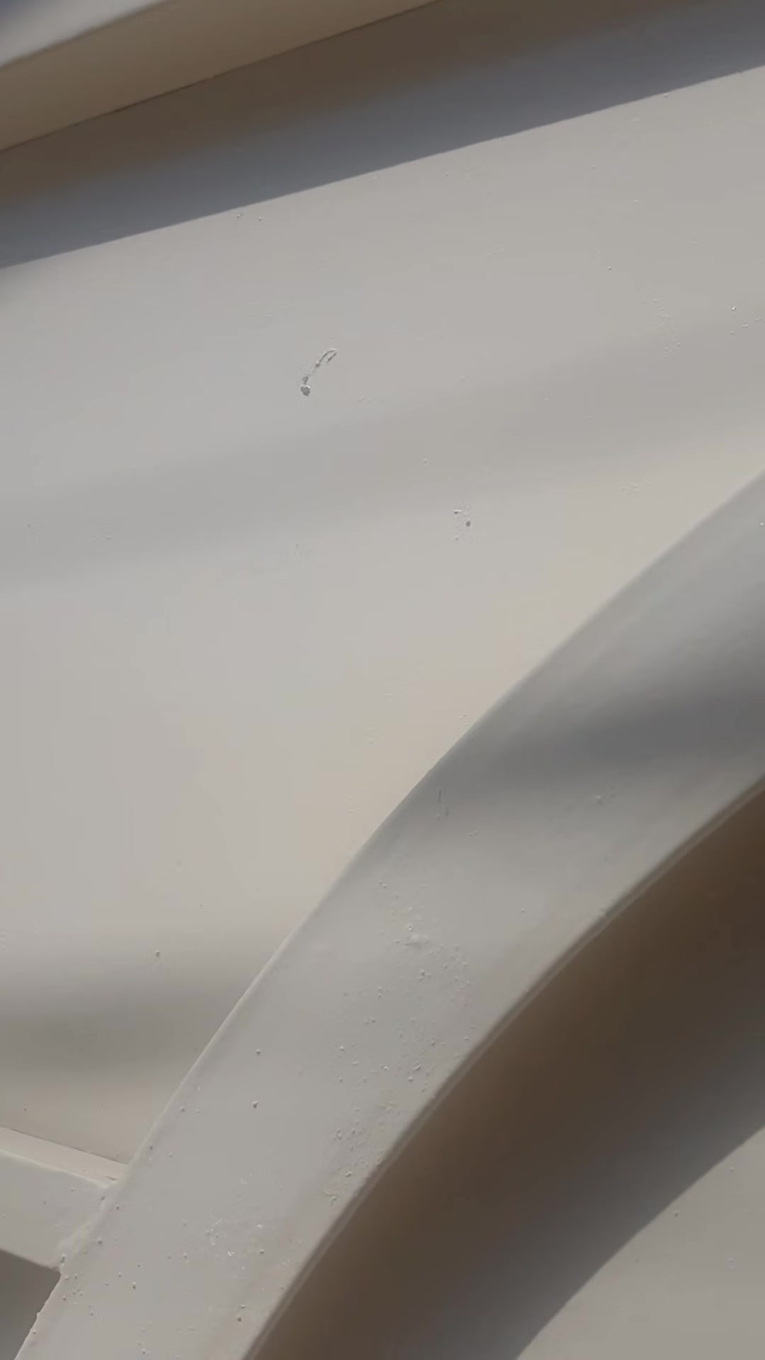 مشتمل للبيع ٦٠م في منطقة الشعب بالقرب من جامع الفاروق مقابل بانزينخانة الشعب واجهة ٣م نزال ٢٠م يحتوي طارمة وصالة ومطبخ وخدمات وفوق غرفتين نوم المشتمل نظيف والمنطقة هدوء السعر ١٥٠ مليون للإستفسار الاتصال ***********
