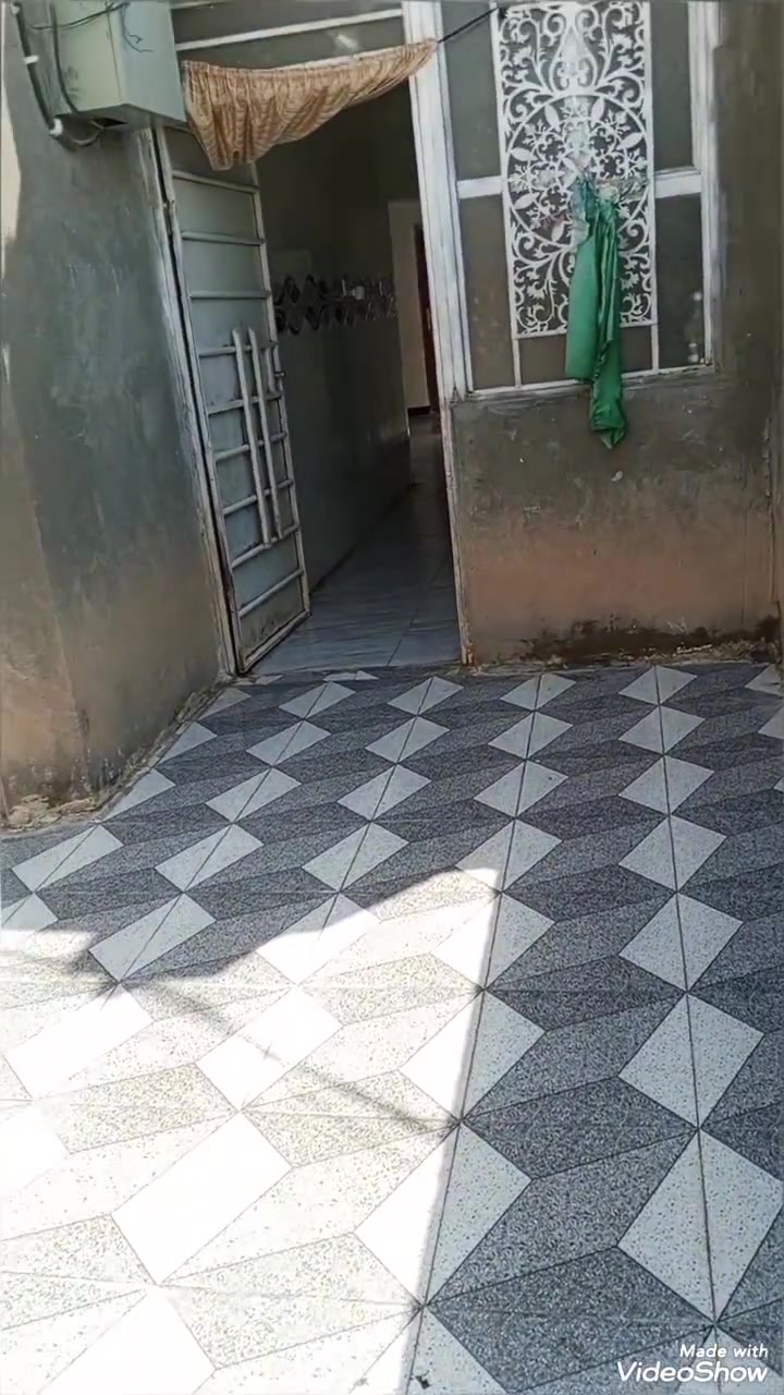 بيت للبيع قرب ابو رعد ابو السيراميك   قريب ع الشارع، مساحه 120،سعره، 37، ‏‪***********‬‏
