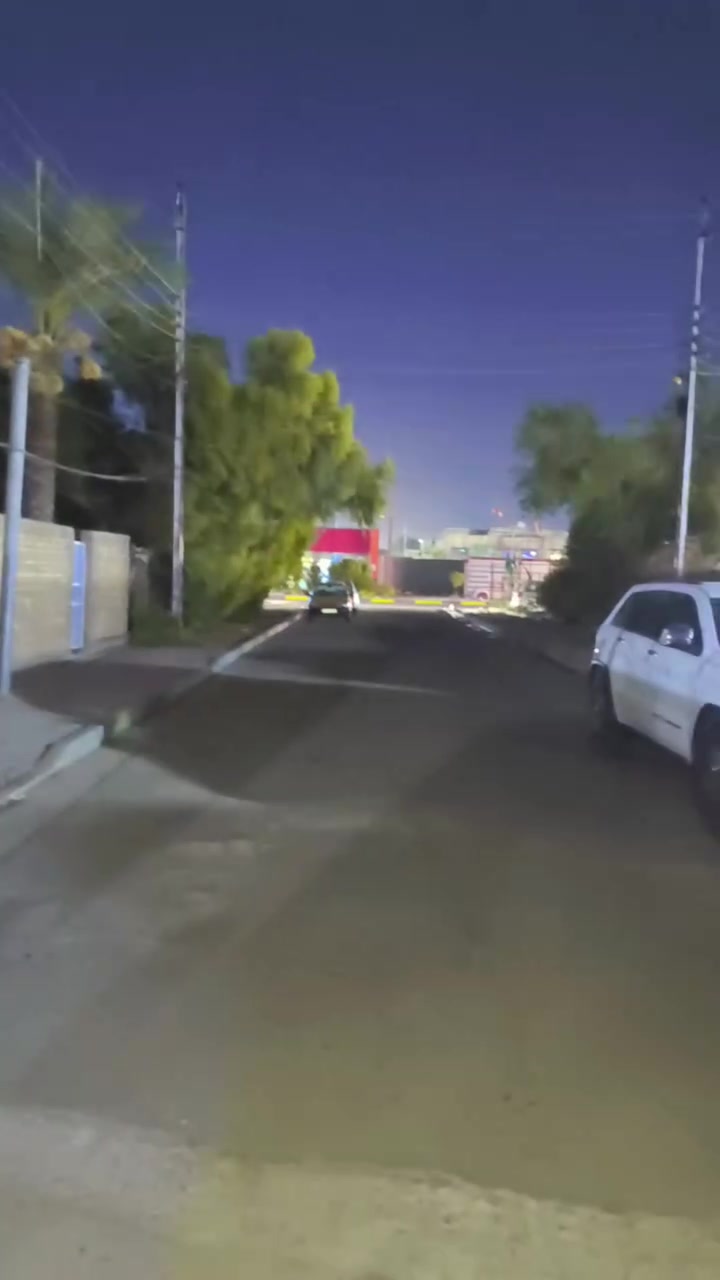 يا الله سلا عليكم بيت للبيع او مرواس بيت150متر فقط يكون عالي وجديد بناء وطابقين عادي اطي فرق او بيع مساحه البيت 150م ناصي عن شارع  طابو ملك صرف طابقين 3 غرف نوم وستقبال وحمام وصحيات وكراج جبير كلش  موقع مميرز جدا الخدمي مقابيل ارض الاحلام قرب توت وكرز سعره77وبي مجال للستفسار***********
