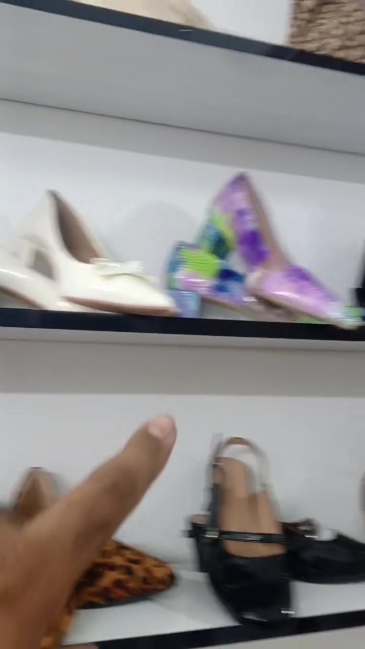تصفيه محل بغداد الكماليه شي ان وكو باله هم 
الباله بجايم تشيرتات دشداشه قصيره شلحه روب ملابس اطفال 
ال شي ان احذيه ترانشوز اكو مال كبار وكو صغار وحذيه كبع نسائي 
جنط نسائي وكو جنط مدرسه 
اكسسوارات هم عدي هاذا المقط ابيع شلعه تردي حذاء نسائي ابيعهن شلعه تريد ترانشوز رجالي ابيع شلعه تريد ترانشوز ولادي بناتي ابيع شلع تريد حذاء كبع نسائي ابيع شلع ملابس باله اطفال ابيعه شلع ملابس باله نسائي بجامه تشيرت شلحه دشداشه اتكد روب ابيع شلعه ( ملاحضه مابيع عله ختيارك ابيع شلعه اي نوع تريده) *********** راسني خابرني تجيني افضل شوف بعينك
