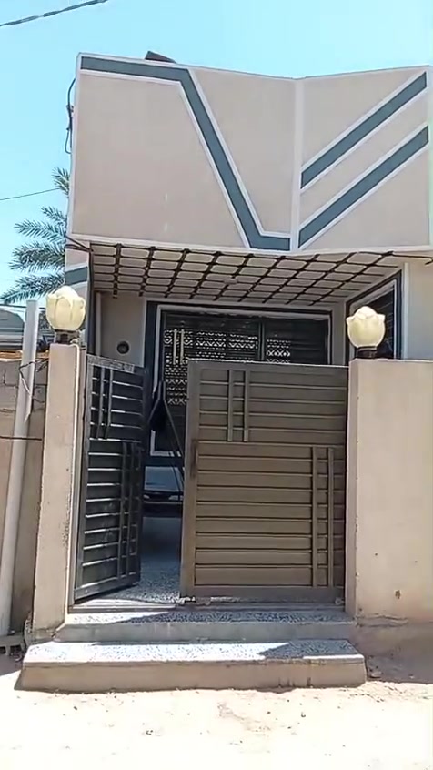 بيت للبيع المساحه 100 متر  طابق ونص منطقة العامرية قرب سيطرت الابراهيمية شارع تبليط يبعد عن طريق الزوار 700 متر السعر 55 بي مجال بسيط ***********
