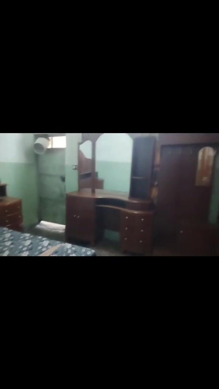 غرفه نوم نظيفه استخدام شي قليل مرتبه خشبها نظيف مكانها تل ارمان الزراعي للاستفسار الاتصال ع ***********لمعرفه السعر
