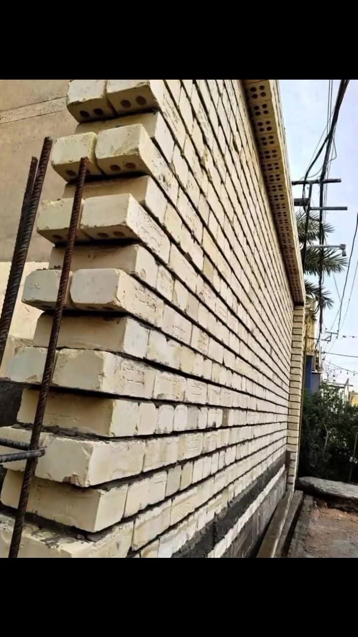 شغل قطعي عل دبل بليوميه ترميم منازل تكملت بناء كادر تصعيد مواد البناء العنوان حي النصر رقم الهاتف ☎️ ***********
