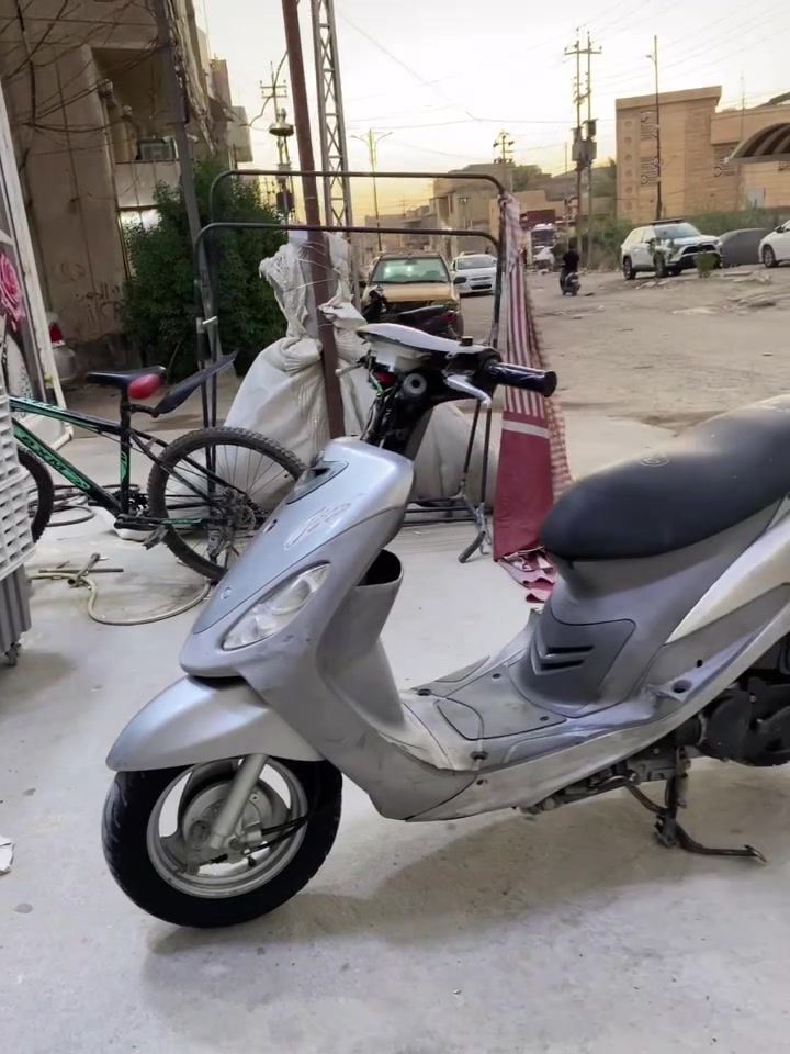 سلام عليكم للبيع دراجه ماكس منغولي جديده وحلوه مال جناي مصعدله مكينه مال حاويه واجت بيه ميزه وتقفل الستيرن يقفل ويه الستان الي بنص كلشي شغال بيه نقصه راس مال لايت فقط المكان كربلاء حي العباس***********السعر 650
