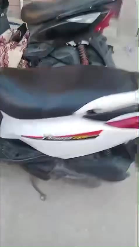 دراجه بيريز ياباني سرعتهه 140الدراجه شلعه ومعدل المحرك مامفتوح وخير من الدراجه كهربائيات شغاله نكره سرف نكره هندر كامله من كلشي مانقصهه بس سايق المكان بغداد وره قوس بوب الشام مقابيل محطه وقود اسوار بغداد سعر الدراجه 475وبيهه مجال وهذ رقمي ***********
