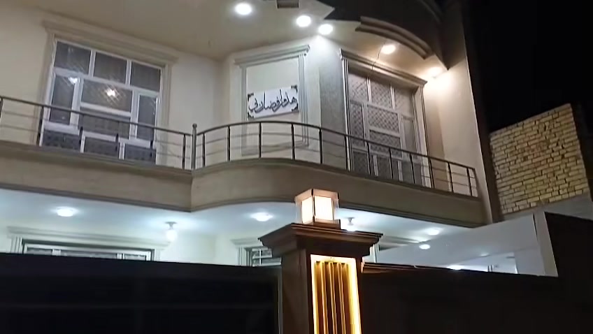 سلام عليكم دار للبيع مساحته 200متر مربع حي الحوراء شارع الكفاح للتواصل اتصال ع الرقم ***********
