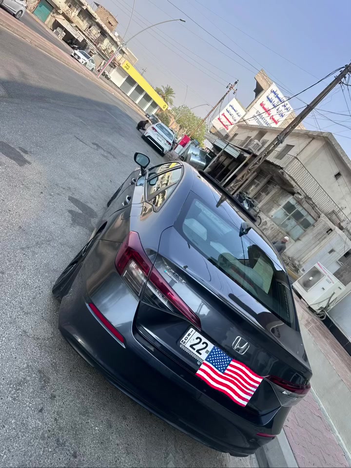 � هوندا سيفيك Sport Hybrid 2025
🔥 هايبرد HEV – سبورت 🔥

✨ المواصفات:
• محرك 2.0 لتر 4 سلندر هايبرد
• قوة 200 حصان
• ناقل حركة E-CVT
• دفع أمامي FWD
• جنوط رياضية 18 إنچ
• فتحة سقف كهربائية
• مقاعد أمامية مدفأة
• تكييف أوتوماتيك مزدوج المناطق
• Apple CarPlay / Android Auto
• كاميرا خلفية
• مثبت سرعة متكيف
• نظام المحافظة على المسار
• نظام مراقبة النقطة العمياء
• أنوار LED
• دخول وتشغيل ذكي
• أنظمة أمان Honda Sensing

📊 الممشى: 17,000 ميل فقط 🔥

💰 السعر: 16,800$ فقط

📞 للاستفسار: ***********

�
