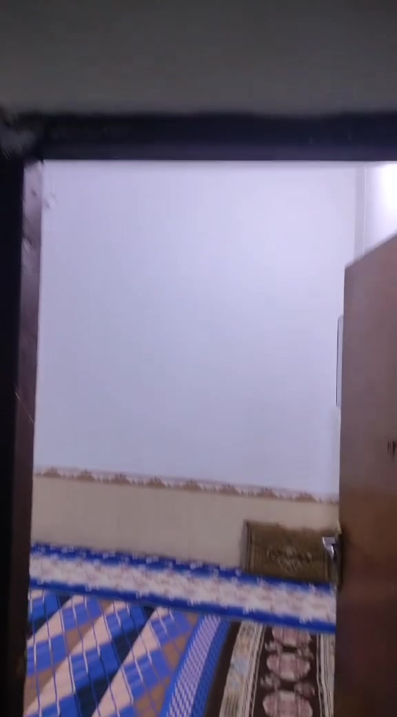 بيت 100متر طابق واحد غرفه وصاله ومطبخ واستقبال وصحيات وطارمه زغيره سعر 77حي العسكري مدارس بمنطقته ل6000وراه مول ابن حمودي خلف حديقه اليرموك العائليه لتواصل ***********
