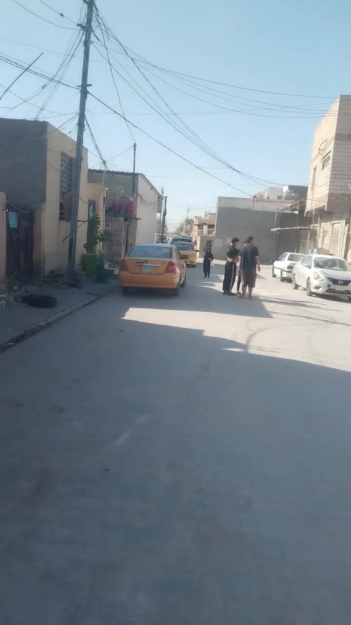بيت للبيع المساحه 60م غرفه نوم وصاله ومطبخ وصحيات وطارمه السعر ٢٦
مليون مراجعة مكتب الخزعلي للعقار 
***********

