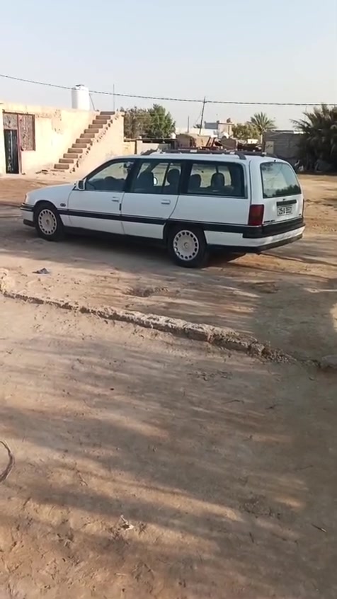 سلام عليكم سياره اوبل وميكه كير وتماتيك ومحرك مكفول تحويل مباشر السعر 33وبيها مجال بصيط *********** /الرقم الاسيه ***********

