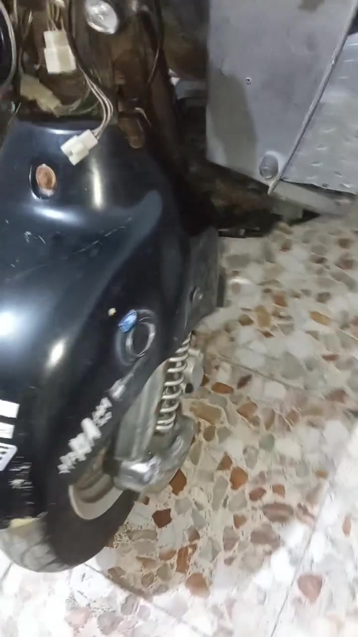 سلام عليكم عندي.دراجه.كلاسك لبيع نضيفه مفتوحه تاخذ دراجه نعومه سعر450وبيهه مجال مراسله على واتساب.بس.واتساب***********
