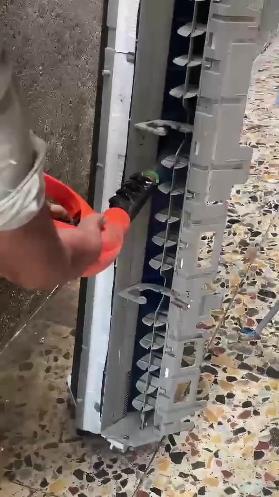 ❄️ وداعاً لحرارة الصيف.. استقبل أجواء منعشة ونظيفة! ❄️
هل يعاني سبالتك من ضعف التبريد أو خروج رائحة غير مستحبة؟ نحن هنا لخدمتك! 🛠️
نقدم لكم خدماتنا الاحترافية في:
✨ غسل وتنظيف السبالت بعمق باستخدام مواد خاصة.
✨ فحص وصيانة شاملة لضمان كفاءة التبريد.
✨ إزالة الأتربة والبكتيريا لضمان هواء صحي ونقي.
✅ سرعة في الإنجاز - دقة في العمل - أسعار تنافسية
للحجز والاستفسار، لا تتردد بالاتصال بنا:***********
نصلكم أينما كنتم
