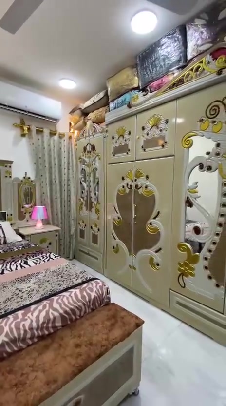 السلام عليكم
غرفه للبيع شغل عراقي وتصميم تركي غرفه جديده مستعمله شهرين السعر التصال متواجد ماسنجر واتساب 
  مكان ناصريه مركز حي الشموخ ***********
