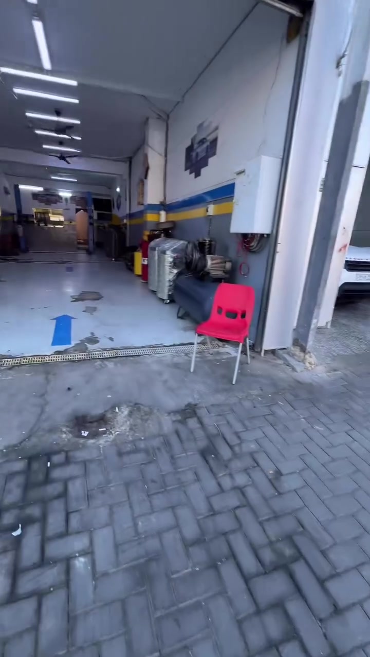 🚨 للبيع – مركز صيانة سيارات قائم ويعمل 🚨

🔧 شغله خير من الله والمركز جاهز للعمل مباشرة.

📍 الموقع: بغداد – نفق الشرطة
📍 مقابل كماليات شنايزر
🛣️ شارع تجاري وحيوي

🔹 البيع يشمل المركز والغراض والمعدات حسب الاتفاق.
🔹 موقع ممتاز وحركة سيارات مستمرة.

💰 السعر والتفاصيل عند الاتفاق.

📞 للاستفسار: ***********
