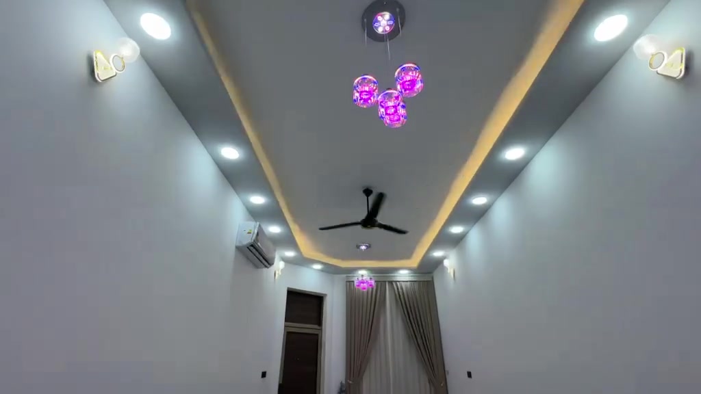 بيت للبيع قرب سيطرة العارضيات  هو الاثاث مساحته 500و300بناء و200حديقه خارجيه ***********
