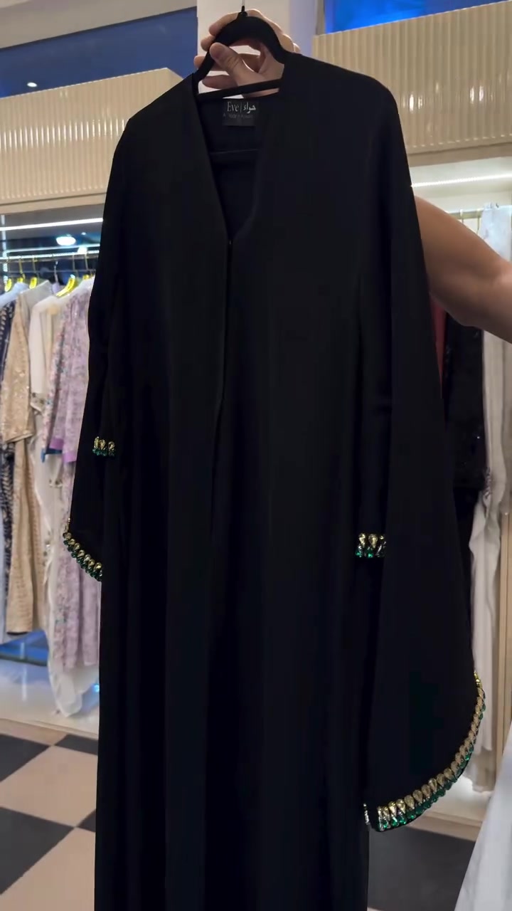 ملابس • للبيع