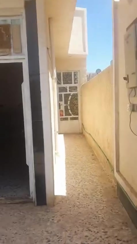 بيت للإيجار في منطقة الـ ١٤ نظيف بناء جديد مساحة ١٢٥م
ايجارة ٢٥٠ 
للاستفسار ***********
