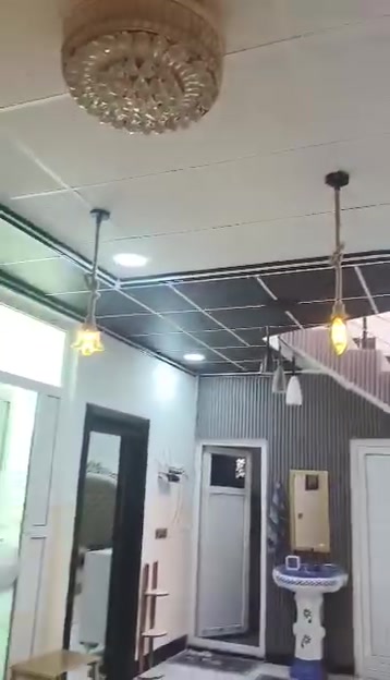 لالسلام عليكم دار للبيع 200 متر واحد حزيران خلف التجاري سايدين مول النخيل مقابيل مجمع انخيل السكني كلشي واضح بل فيديو بلديه امسجل بسمي بي قرار تمليك سعر 65 بي مجال ***********
