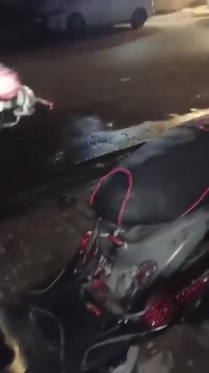 سلام عليكم دراجه ماكس عدله مال لعب دارجه خير من الله بيها دخانه بيضه خفيفه كلشي مابيها بعد تخبل اكفلها من كلشي بس دخانه بيها
العنوان بغداد دوره ابو دشير السعر 350 وبيها مجال 
رقم ***********
