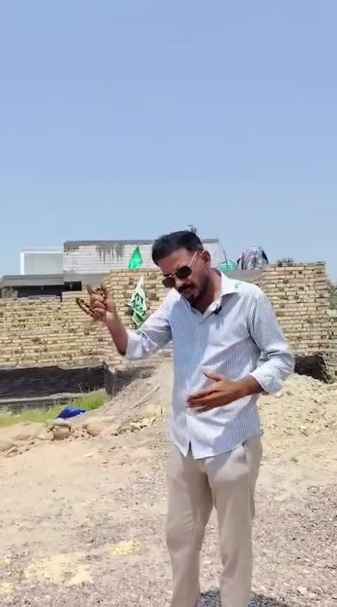 يعلن مكتب بركات الزهراء عن بيع هيكل المساحه200 متر تبليط ماء كهرباء العنوان مقابل مجمع الامير السعر 65وبي مجال جنس العقار طابو زراعي سند25 هيكل مرتب خدمات كامله*********** 🦅🦅🏹
