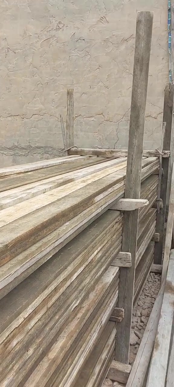 قالب خشب للبيع العدد 8 مكعبات مكاني حله
5 مكعبات ونص  اطوال ومكعبين ونص مقاصير 
مكاني حله حي العسكري ***********
