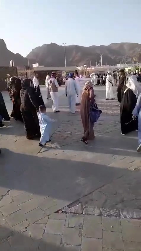بسم الله الرحمن الرحيم 
 معتمرينا في مزارات المدينه المنوره  على ساكنها افضل
الصلاة واتم التسليم 
 مازلنا مستمرين باستلام الجوازات للرحله القادمه البر والطيران 
لأي استفسار الاتصال بالأرقام التالية 

 المكتب الرئيسي المدائن بادارة 
الحاج أبو رامي الجبوري 
    ***********
    ***********
 الفرع الثاني الدوره بادارة 
حجي احمد الجبوري أبو رويده 
    ***********
    ***********
