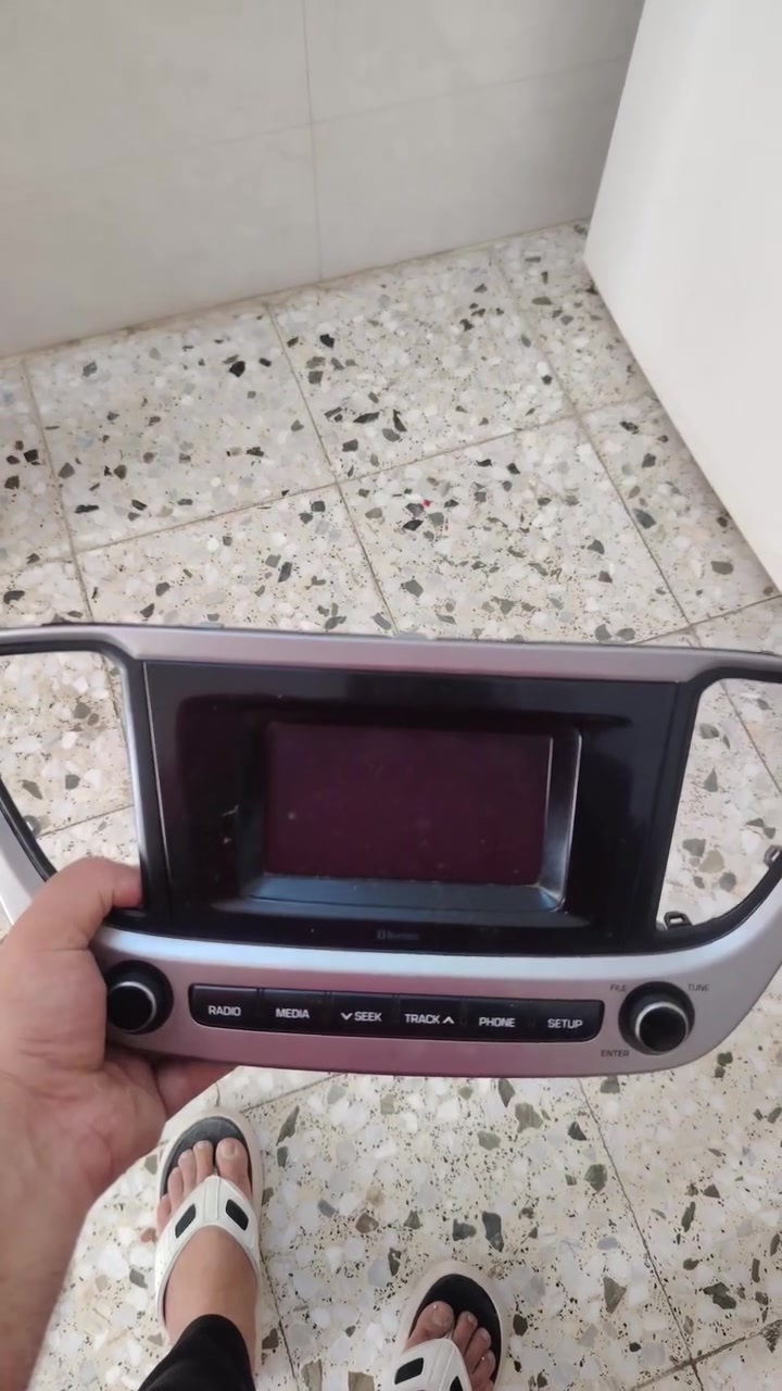 سلام عليكم شاشه مال سياراه اكسنت صليه مكاني مدينه الصدر***********
