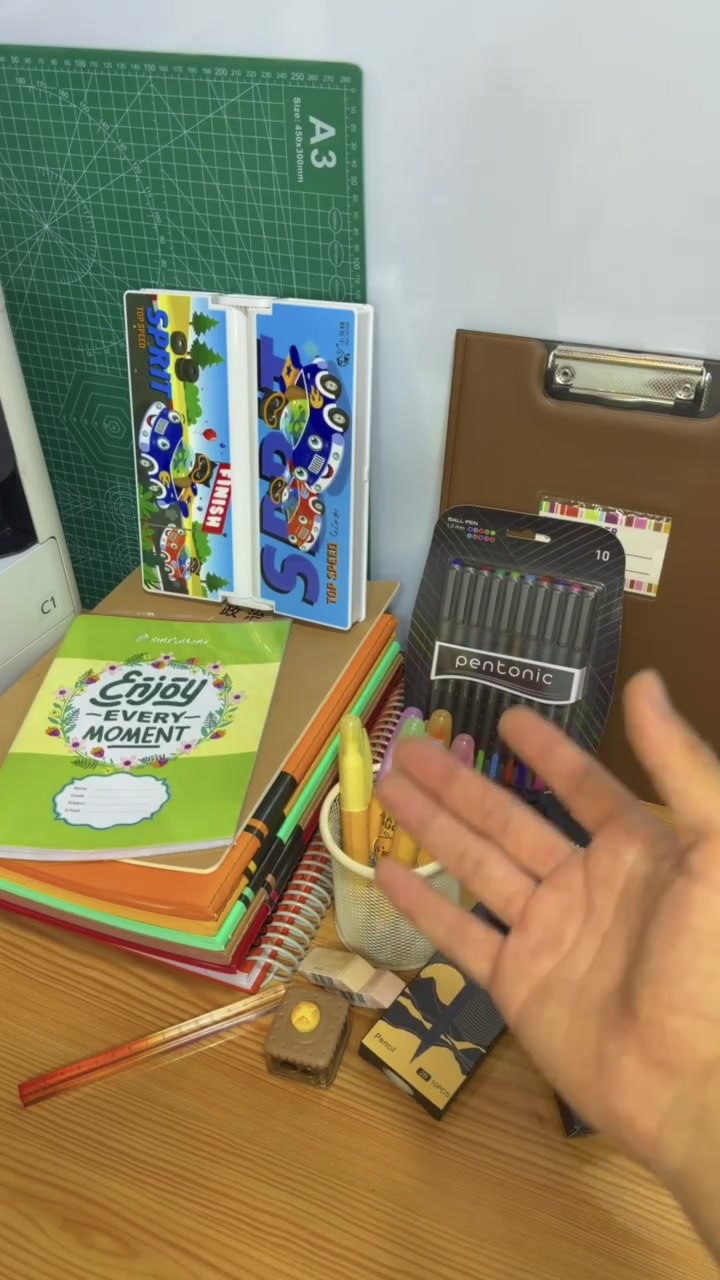 📚🔥 عرض خاص لطلاب الثاني متوسط 🔥📚

وحتى إذا مو ثاني متوسط، العرض يناسب أغلب المراحل الثانوية 😍✨

جهزنالكم باكج متكامل بكل اللي تحتاجوه للدراسة 👌🏻

📒 سجل فيوجر لاين 180 ورقة جلد
📒 سجل فيوجر لاين 160 ورقة
📒 5 سجلات فيوجر لاين 100 ورقة خياط
📔 دفتر جانبي
📘 دفتر إنكليزي 100
📋 بورد جلد
🎒 محفظة مدرسية
🖊️ أقلام جاف ملونة
🖍️ مقلمة
🖍️ أقلام هايلايتر قابلة للمسح
✏️ أقلام رصاص فحمي
🧽 مساحتين ديلي
🍪 مقطة شكل بسكويت
📏 مسطرة كرستال 15 سم

🔥 كل هذي المحتويات بعرض واحد وبسعر 40,000 دينار فقط! 🔥

لا تشتري كل قطعة وحدها وتحتار 😎
هذا العرض يجهزلك أغلب احتياجاتك الدراسية دفعة وحدة وبسعر مرتب 💯

📩 للحجز أو الاستفسار راسلونا واتساب:
📱 ***********

📍 مكتبة الامتياز – الحلة – شارع 60 – داخل فرع مرطبات كوكيز

#مكتبة_الامتياز #عروض_دراسية #الثاني_متوسط #قرطاسية #لوازم_مدرسية #رحلة_دراسية #طلاب_الثانوية
