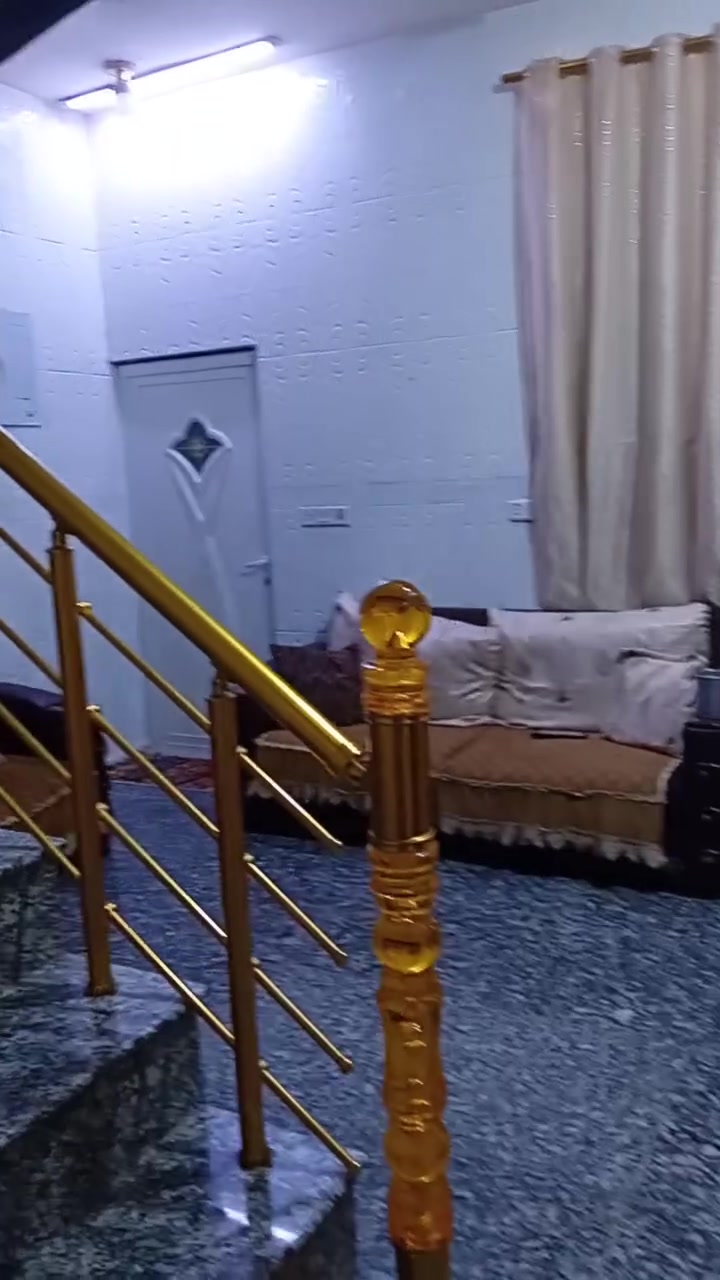 الدار للبيع مساحه ١٣٠ الواجه ١٠ والنزال ١٣ ركن ملك صرف مع تشجير ٦٠ متر بغداد زعفرانيه نهايه شارع مجمع الطاقه نهاية المنتزه ***********
