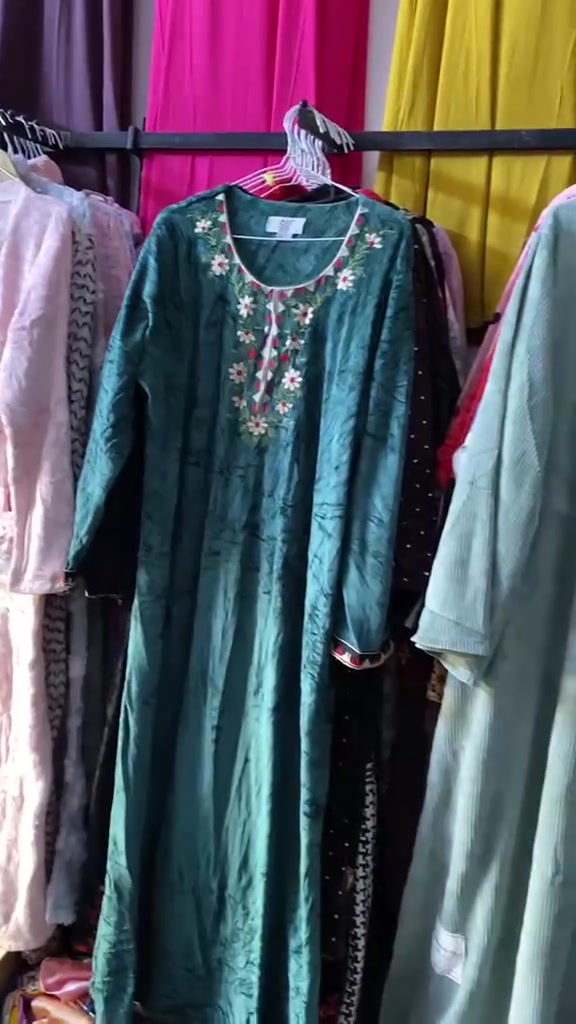 اسلام عليكم
وفرتلكم ادشاديش القديفه ولفرو موجود كل القياسات من 50الل 120العنوان ابي غرق حي الحسين شارع المحطه ***********
