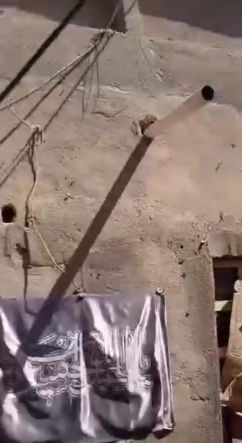 السلام عليكم
البيت للبيع بالتنومه شارع الاطفاء ... تفاصيل البيت 110 متر طابو صرف زراعي البيت بناء في سنه 2010 بيه غرفتين وحده سيراميك كامله وحده يرادلها لبخ لحد النص ...وديوانيه وهول جبير ومطبخ وحمام   ... البيت كله كاشي السقف عكاده ... رايده 35  وبيه مجال للشراي ويدلل
