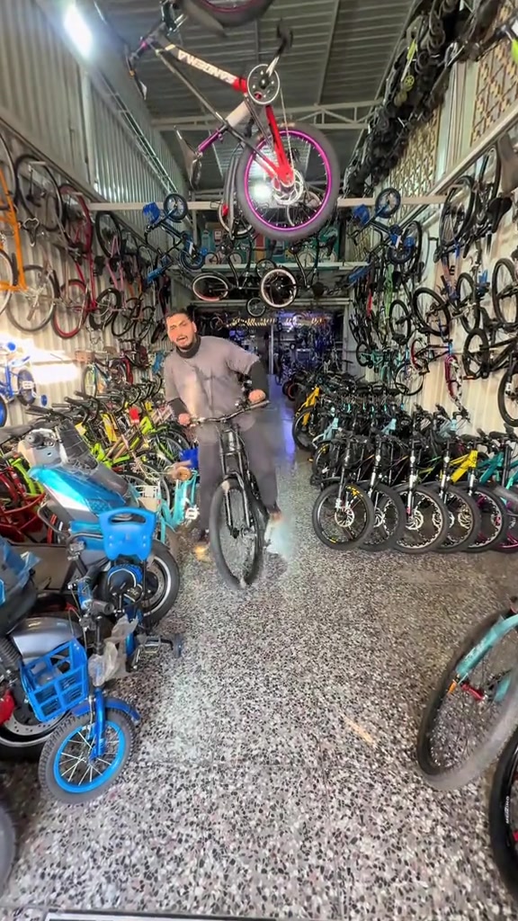 🏔️🚲 بايسكل جبلي أصلي مو تجاري! 🔥 💪 قوي ومتين ويتحمل الاستخدام 🛞 دبلات أمامي وخلفي 🪑 كشن طبي مريح ⛰️ مناسب للطرق الجبلية والطرق الوعرة ✨ نوعية أصلية وجودة عالية 🔥 باقيات قطع أخيرة فقط! 📍 متوفر حالياً في معرض السجاد – بغداد / شارع فلسطين 📞 للاستفسار والحجز: *********** لا تفوّت الفرصة، القطع الأخيرة! 🚴‍♂️🔥 #الهم_صلي_على_محمد_وأل_محمد #بايسكلات #معرض_ابوسجاد_للبايسكلات #بايسكل_جبلي #بايسكل_دبلات 
