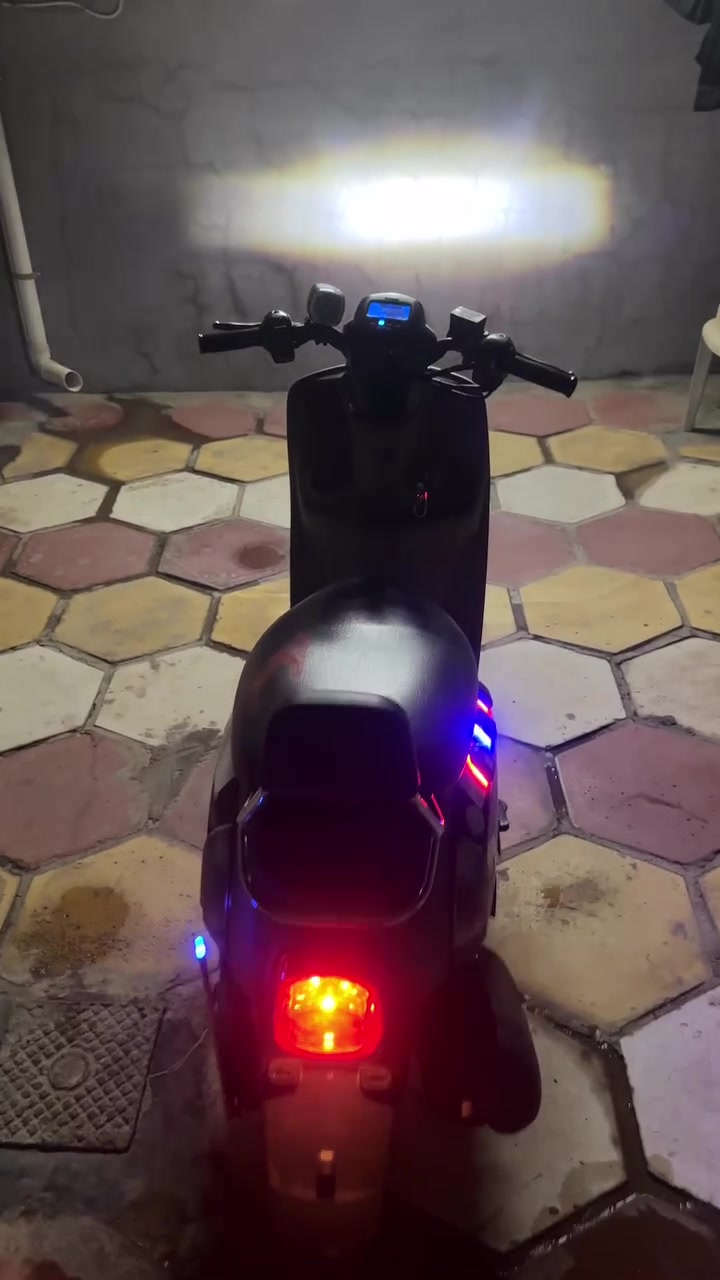 ماكس بوليس نوزل
دراجه صارلها شهر او اقل من طالعه من وكيل 
النضافه كدام عينك وتجي ع فحص مكفوله من كلشي 
فقط اكو ضربه شمس بلعداد ويصلح بلنجف اوي يتبلد 
السعر خاص المكان النجف الاشرف قضاء المناذره 
***********

