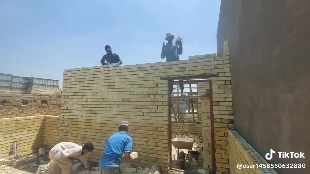 السلام عليكم خلفه بناء متفرغ شغل درجه أولى ***********
