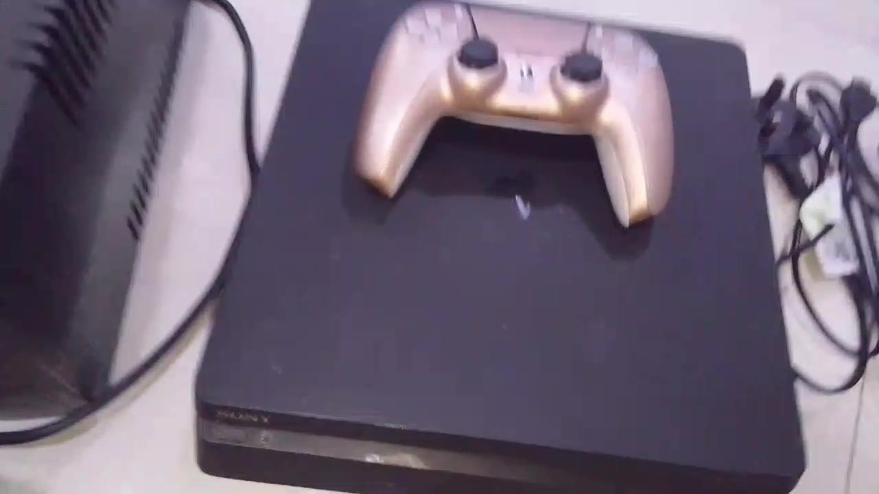 سلام عليكم  عندي بلايستيشن 4 سليم 🎮
1. مع كامل ملحقاته 🔌 
2. جوستك شبيه البلايستيشن 5 🎮
3. بالاضافه الى يو بي اس من شركة POWER MAX ECO الألمانية 🇩🇪 
4. السعر 200 وبيه مجال   
للتواصل او الاستفسار عبر هذه الرقم *********** واتساب 
أو تواصل وياي عن طريق الصفحه