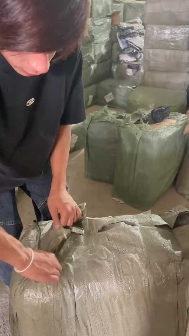 الاحذيه بالجمله بأسعار لا تفوت👞
المقاسات : من39 إلى 45
عدد القطع 30 والسعر 190 الف فقط 
موديلات عصرية - كوالتي ممتاز ضمان افضل الاسعار
للطلب والاستفسار {***********}
( موقع : البصره عشار ساحه ام البروم)
