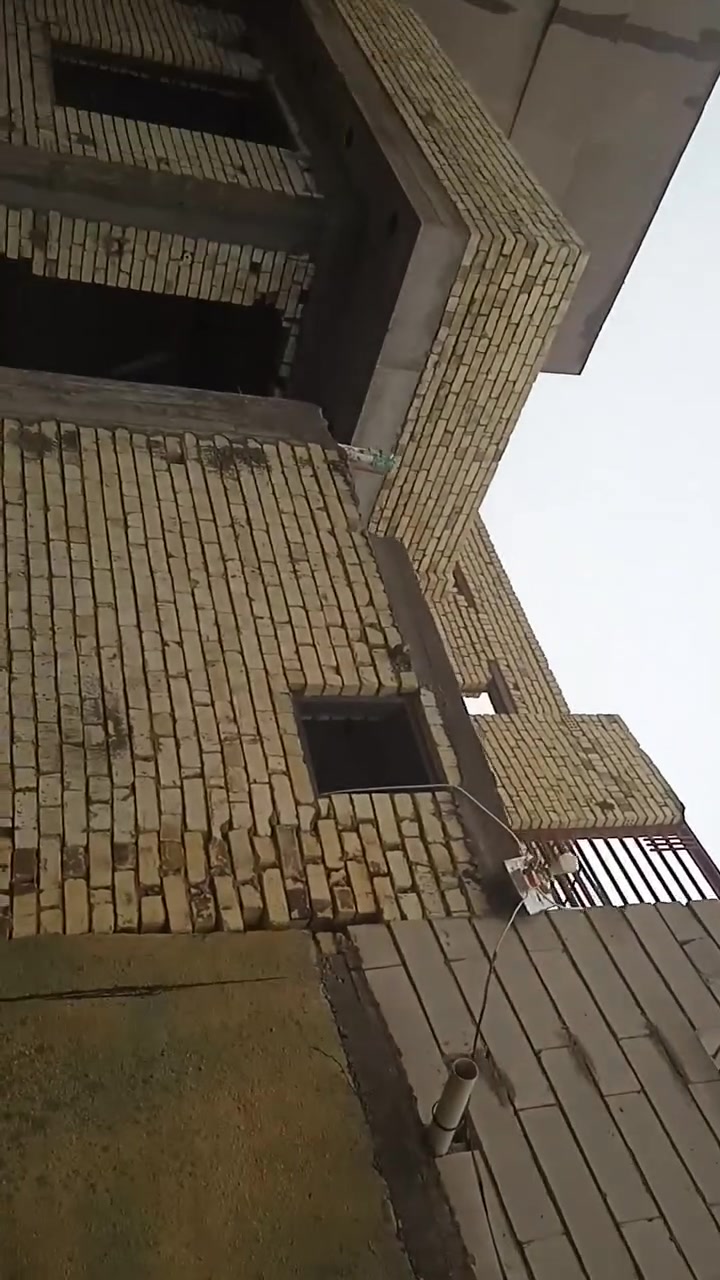 خلفه بناء متفرغ عملنه على يوميه لو مكطوعه لو على دبل واحنه بخدمتكم تواصل على رقم تالي ***********
