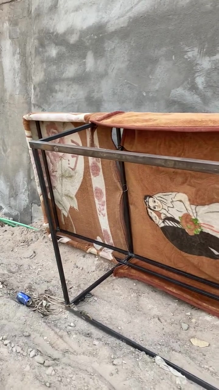 سقيفة ستوتة للبيع مكان بصرة السعر ١٢٥ الرقم ***********
