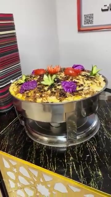 وجبة غداء • معتمرين • خرنابات