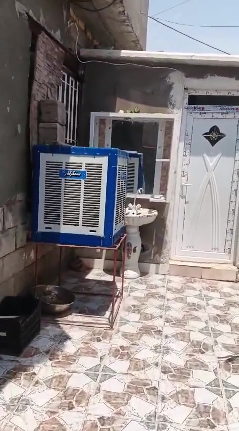 السلام عليكم بيت للبيع في حي الجهاد الزنابره بل بدايه مساحه 190مترالستفسارلتصال على هذارقم ***********
