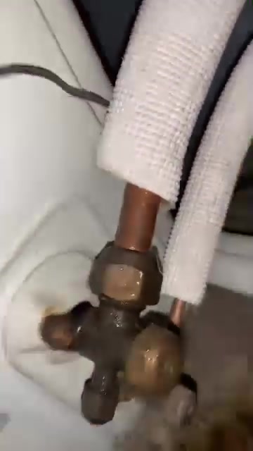 سبلت واكلا 2 طن
نضيف حيل تبريد ثلج 
شرط عل فحص تجي تشوفو هوه وشغال 
السعر 400 وبي مجال شي قليل 
التوصل ***********
