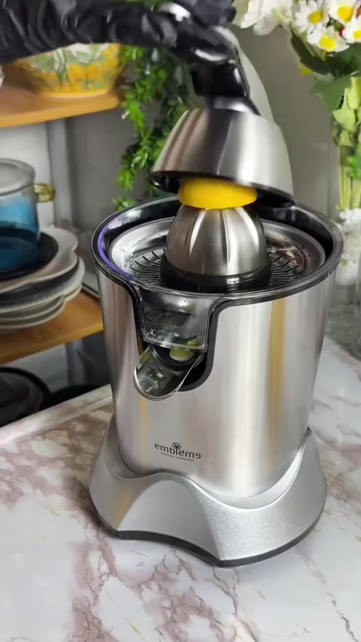 🍊 معصارة رمان وحمضيات براند إمبليوم 🇩🇪

⚡ قوة 200 واط
🔩 فلتر ستيل مقاوم للصدأ
🥤 قالبان للعصر حسب الحجم
👌 سهلة وسريعة الاستخدام

متوفر لدى محل جنة للاجهزة الالمانية 2

عنواننا 📍- الكوت الهورة مجمّع ازل 2 مجاور مجمع الساعة

للاستفسار والتواصل: ***********
