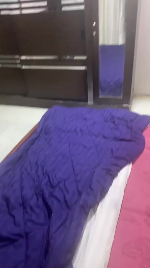 تخم قنفات بيهن بس وحده طاكه رجلها وغرفه كوتيه إلي يريدهن يراسلني واتساب ***********
