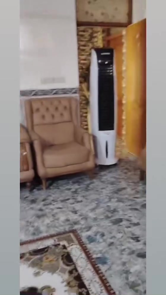 سلام عليكم عندي هاذن غراض بعدهن جدد ليريد فلس ونص يدخلي خاص أو اتصال بل رقم ***********
