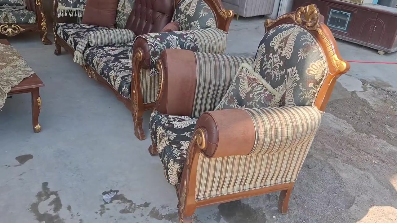 تخم ملكي زان باله تركي نظيف جدا 10 نفر كلش امرتب اسفنج مضغوط كل ضرر مابيه وخشب قوي كلش   بابل الحله الحمزة الغربي   ويوجود توصيل♥️
***********
