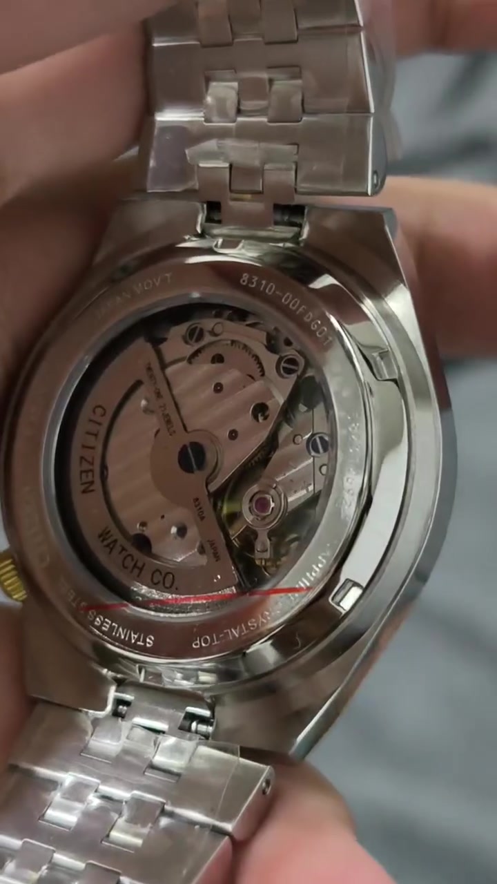 سلام عليكم، ساعة للبيع Citizen tsuyusa two tone جديدة غير مستخدمة ساعة وتاك فقط موديل 2026، للمهتم التواصل خاص او على الرقم ***********
