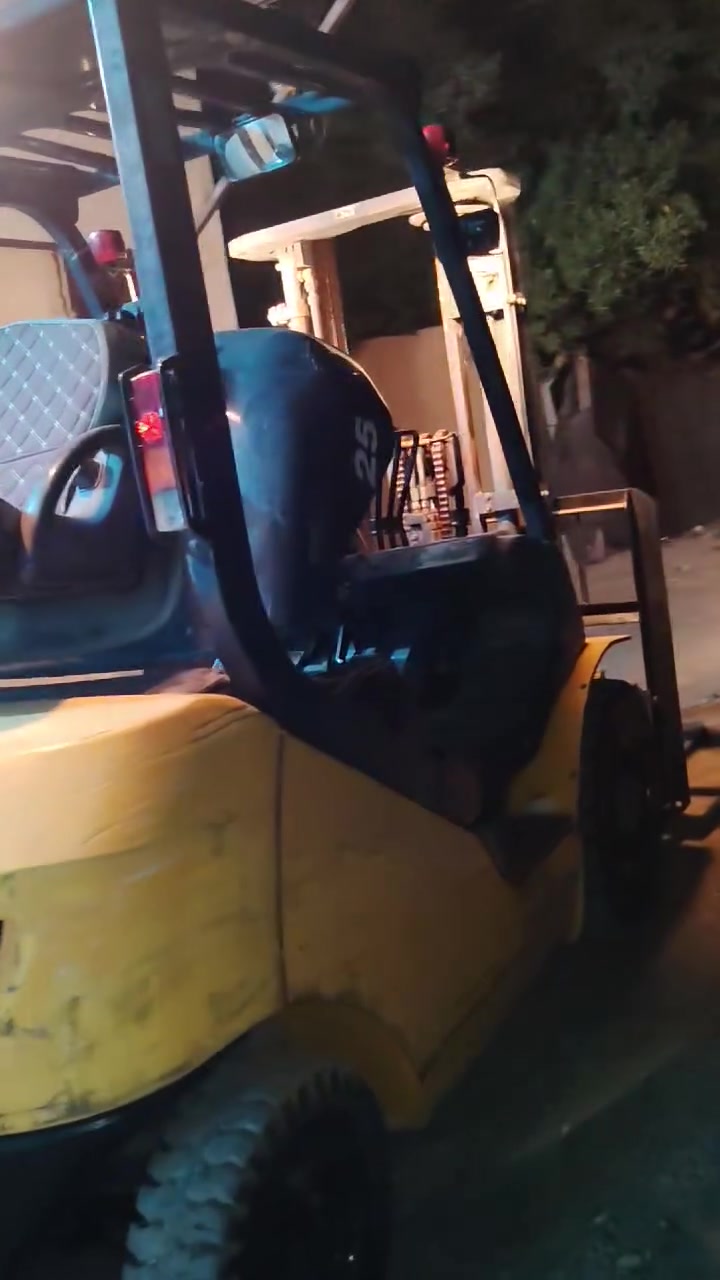 السلام عليكم
رافعة للبيع كامتسو 2ونص طن 3حركات 

جاهزه للعمل. 
موديل 2014
العنوان_بغداد ناحيه الوحدة_قرب سيطره اللج

السعر 95بيه مجال

(مكفول كفاله عامه) 

الاستفسار/***********
