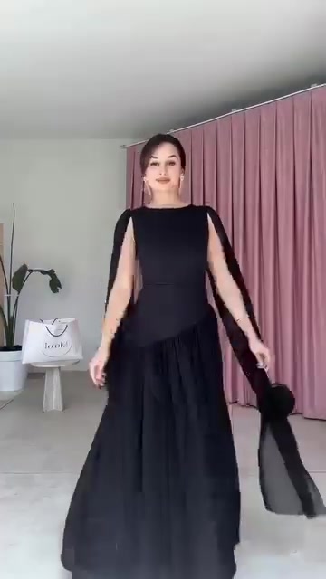 فساتين • تصفية بضاعة • كميات زينة